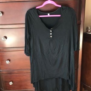 Black tunic shirt.